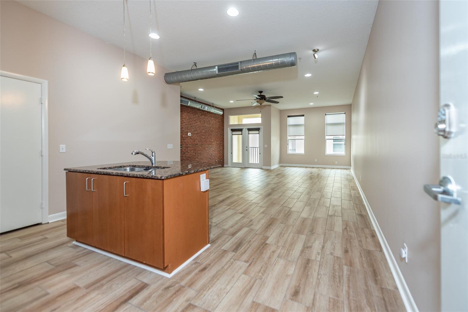Image 5 of 24 For 523 4th Avenue S 17