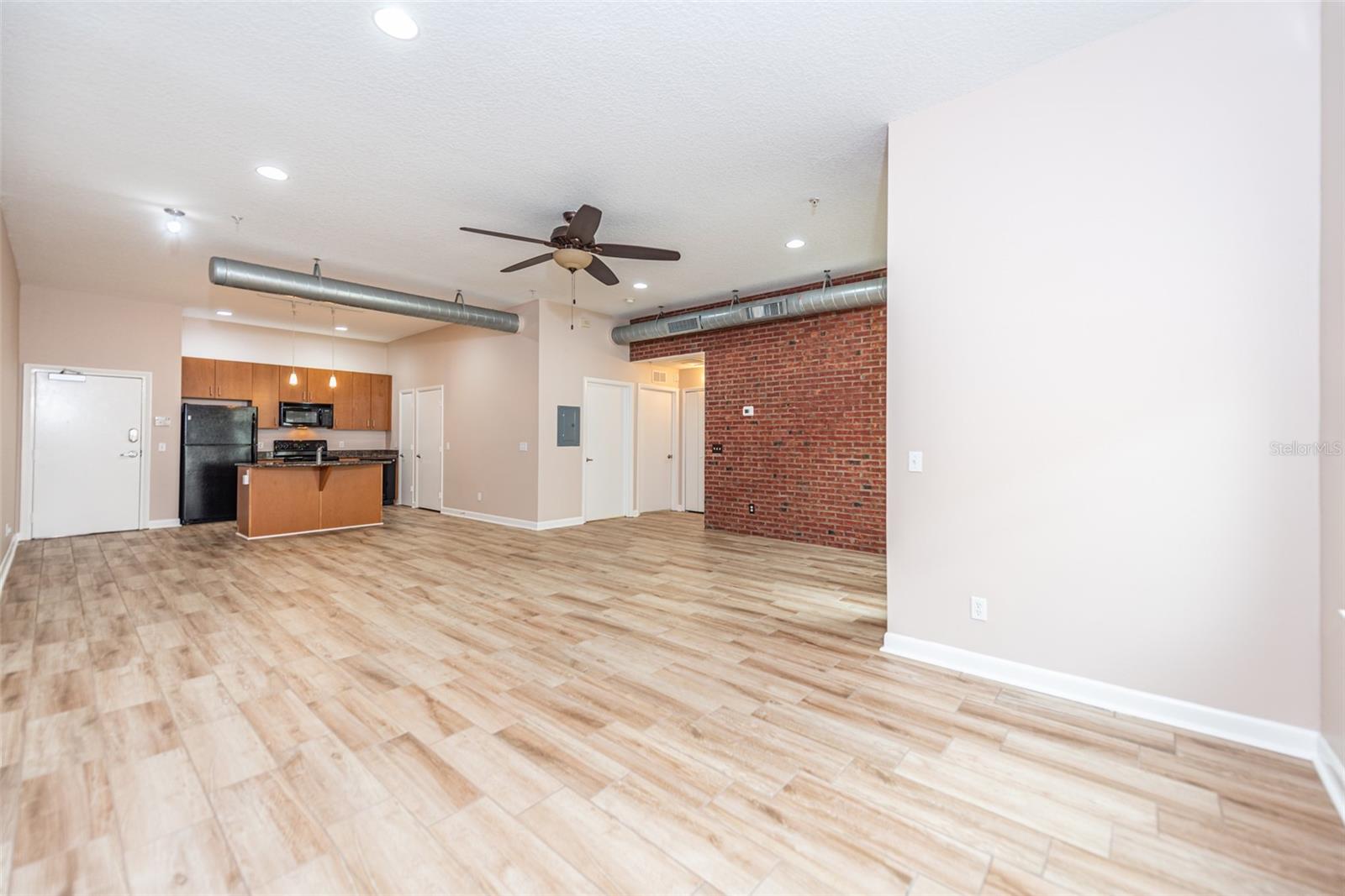 Image 7 of 24 For 523 4th Avenue S 17