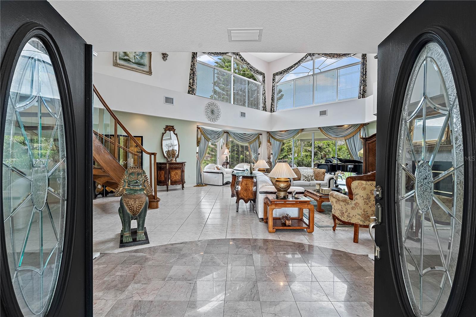 Image 12 of 94 For 608 Columbus Drive