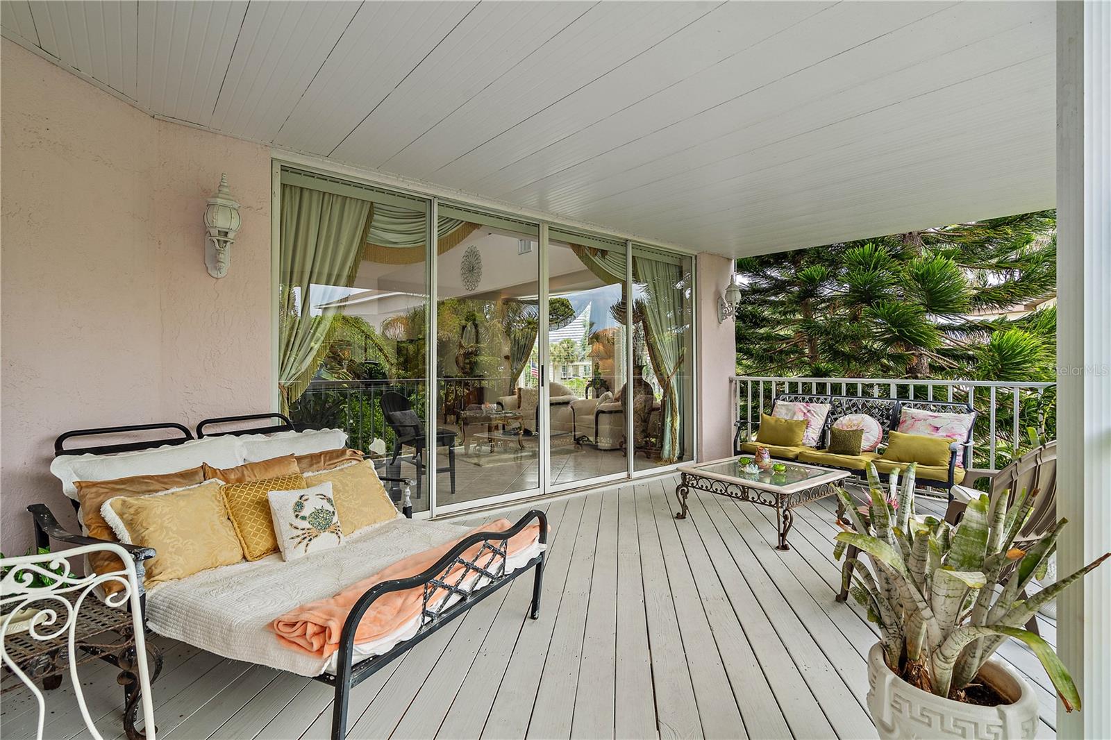 Image 36 of 94 For 608 Columbus Drive
