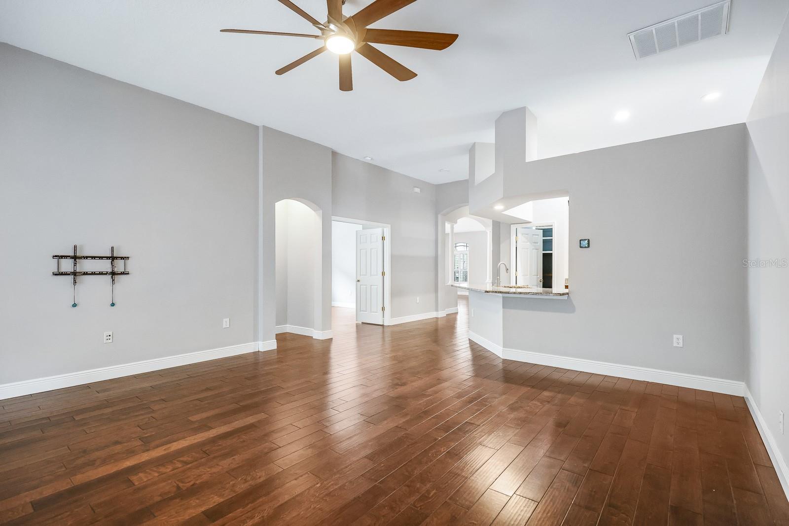 Image 17 of 49 For 15533 Martinmeadow Drive