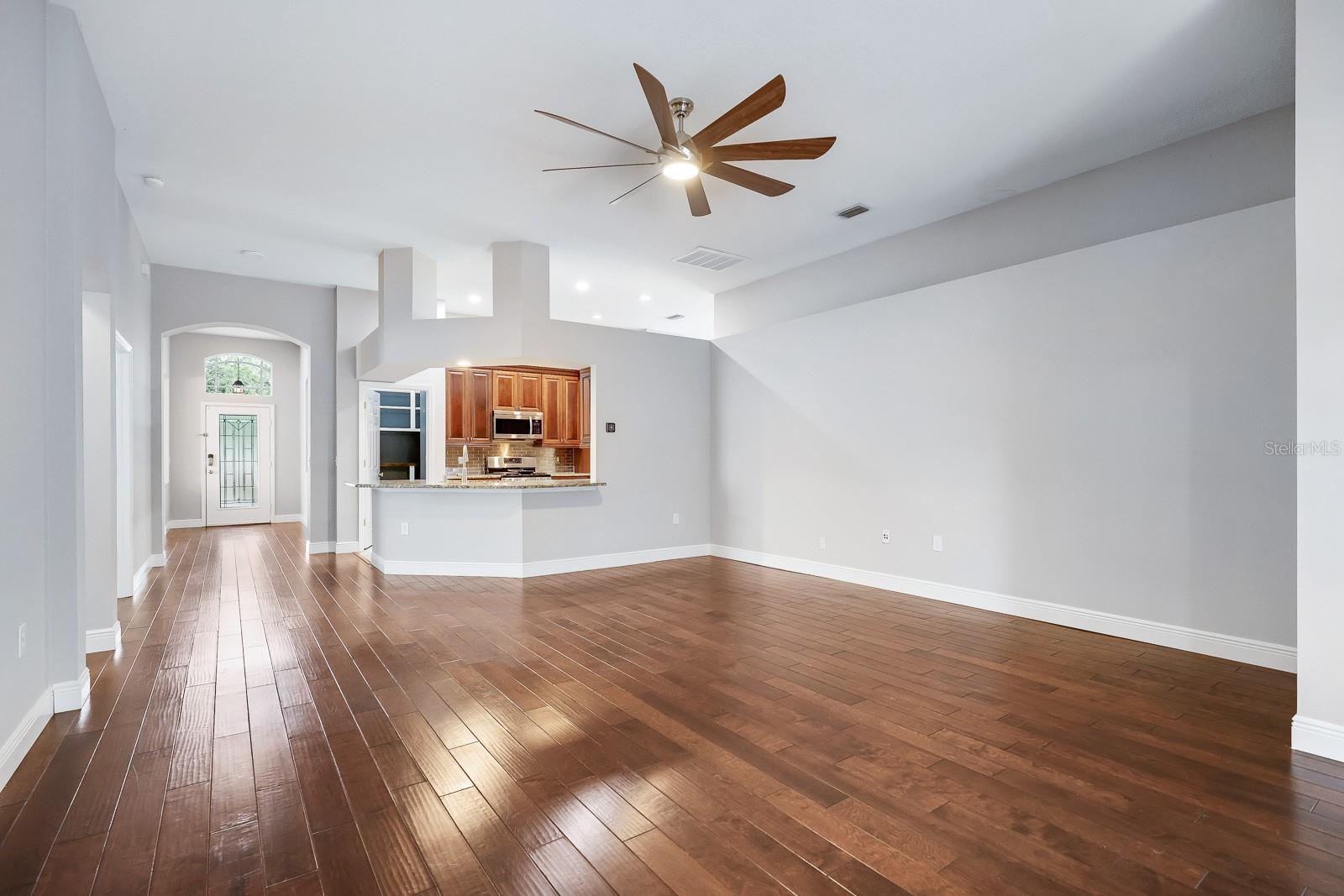 Image 18 of 49 For 15533 Martinmeadow Drive