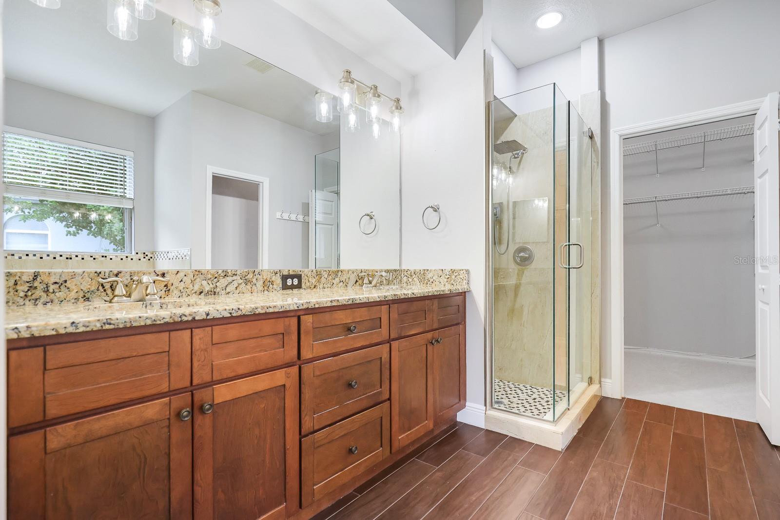 Image 21 of 49 For 15533 Martinmeadow Drive