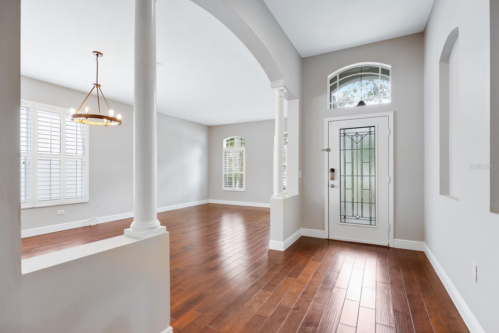 Image 4 of 49 For 15533 Martinmeadow Drive