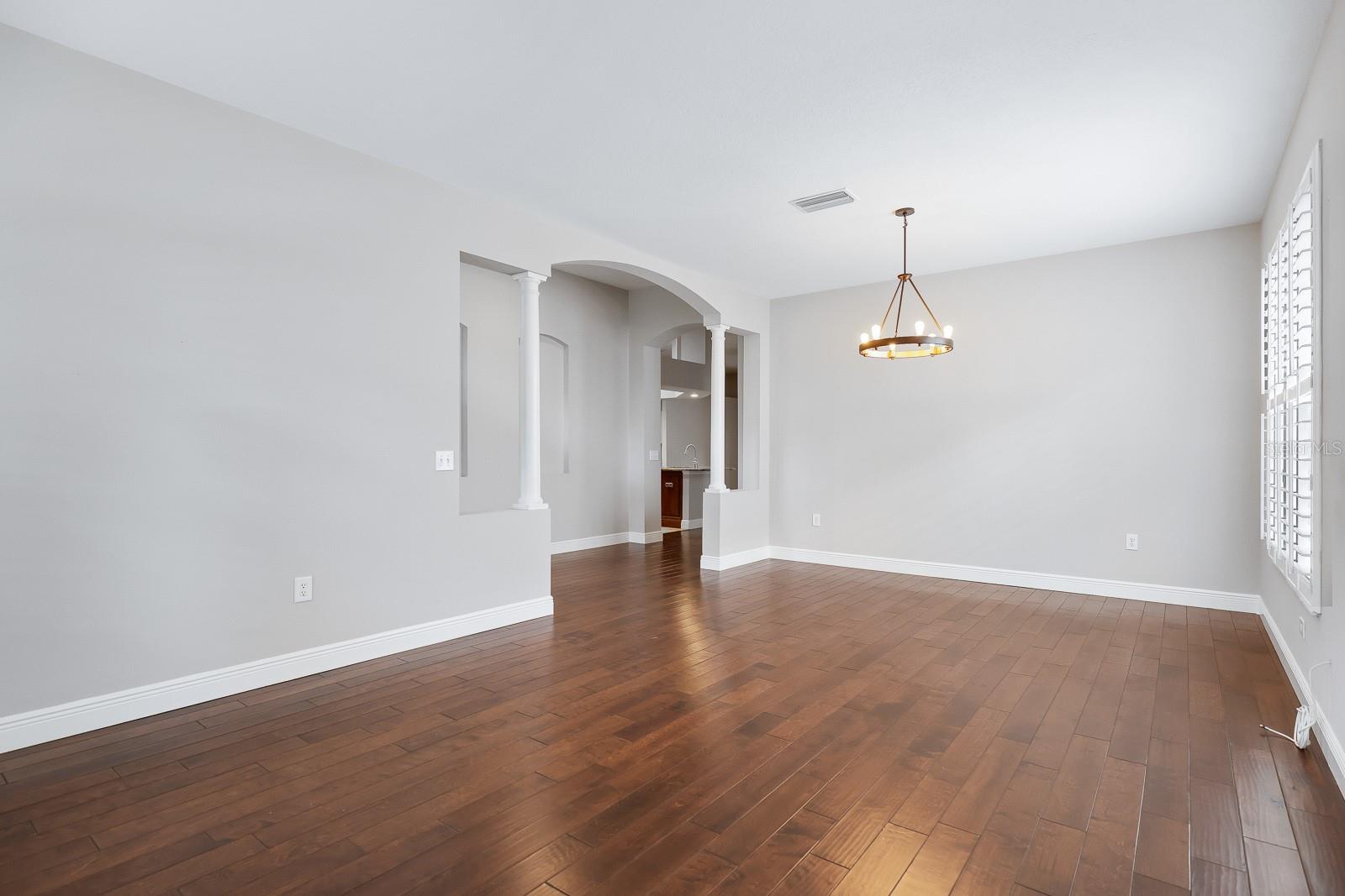 Image 6 of 49 For 15533 Martinmeadow Drive