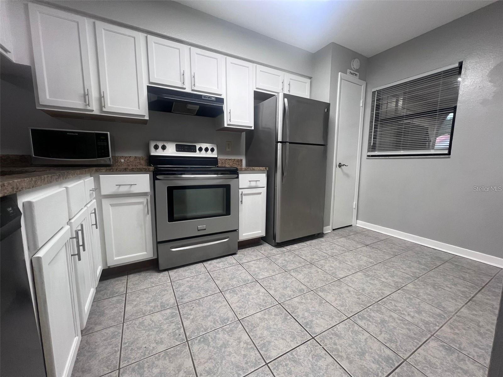 Image 8 of 30 For 6330 Bonnie Bay Circle N