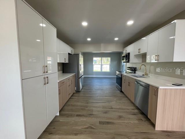 Image 4 of 11 For 928 Lantana Avenue