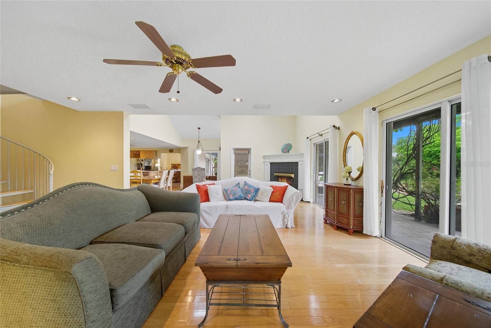 Image 13 of 43 For 15507 Himes Avenue