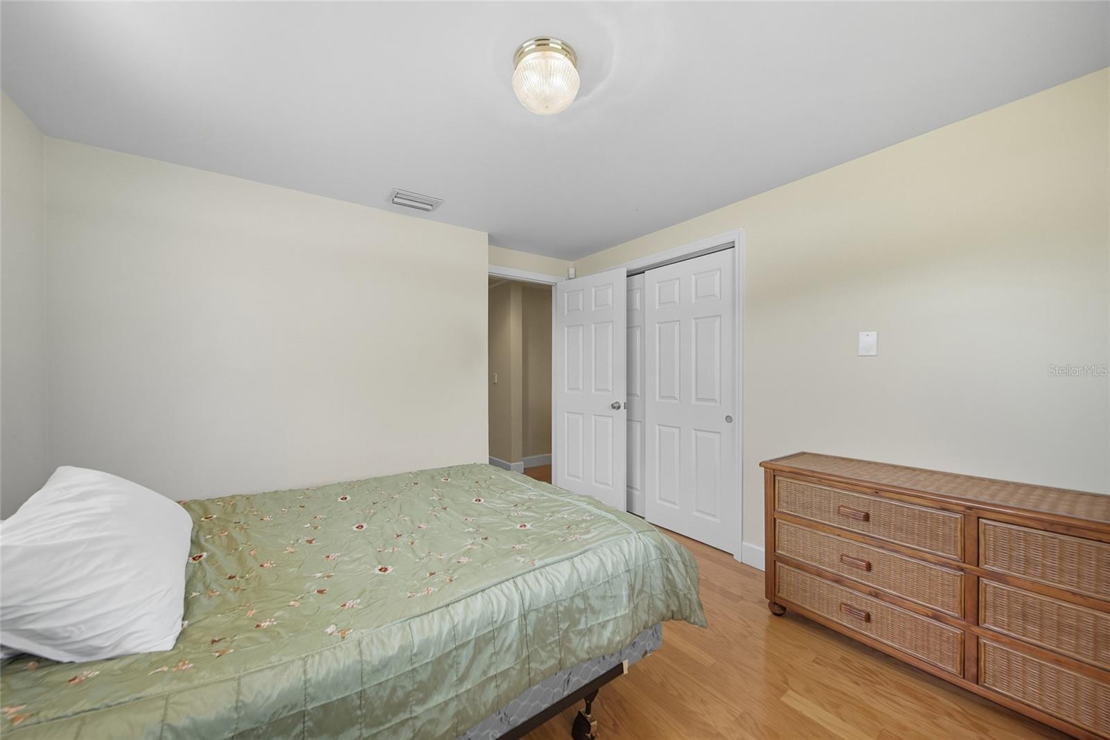 Image 21 of 43 For 15507 Himes Avenue
