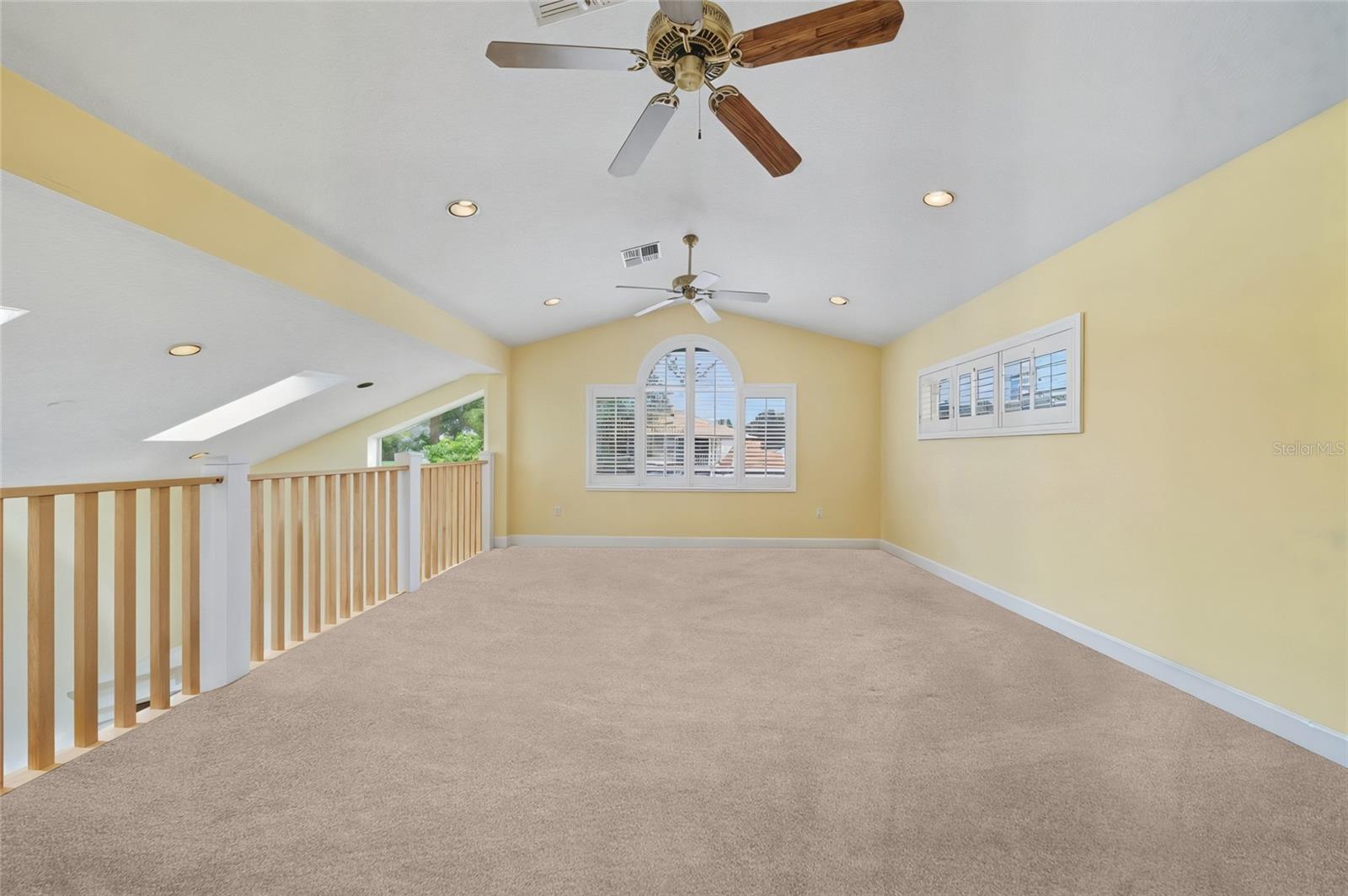 Image 29 of 43 For 15507 Himes Avenue