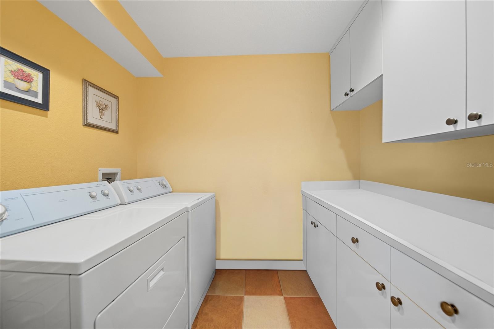 Image 31 of 43 For 15507 Himes Avenue