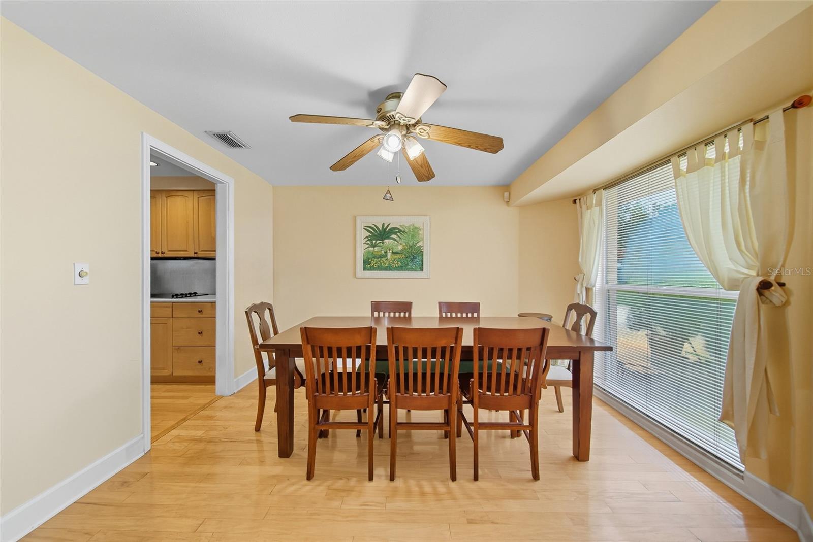 Image 8 of 43 For 15507 Himes Avenue