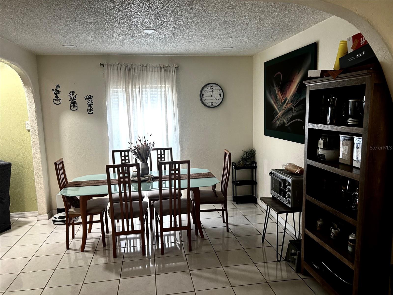 Listing photo id 12 for 4816 Okara Road