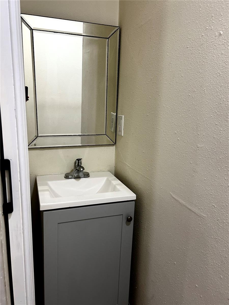 Listing photo id 25 for 4816 Okara Road