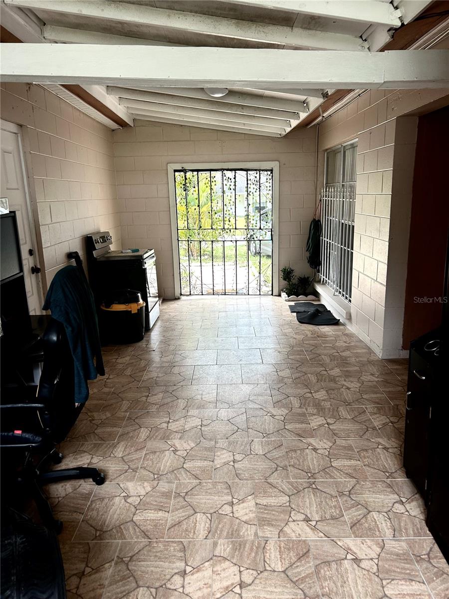 Listing photo id 6 for 4816 Okara Road