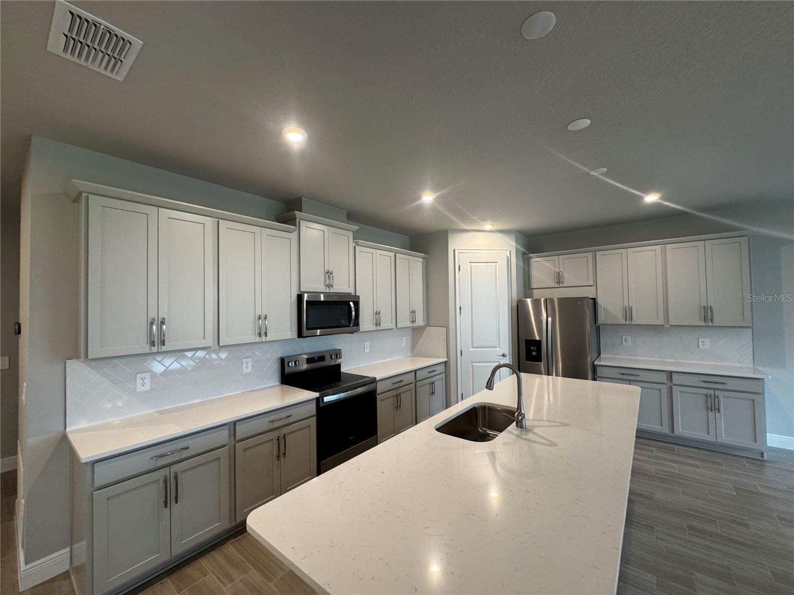 Image 5 of 20 For 12352 49th Street E