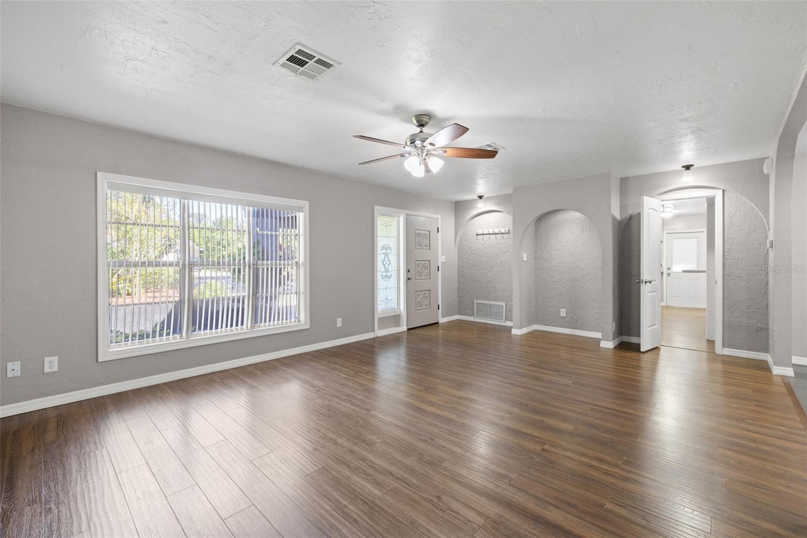 Image 4 of 49 For 1512 Florida Avenue