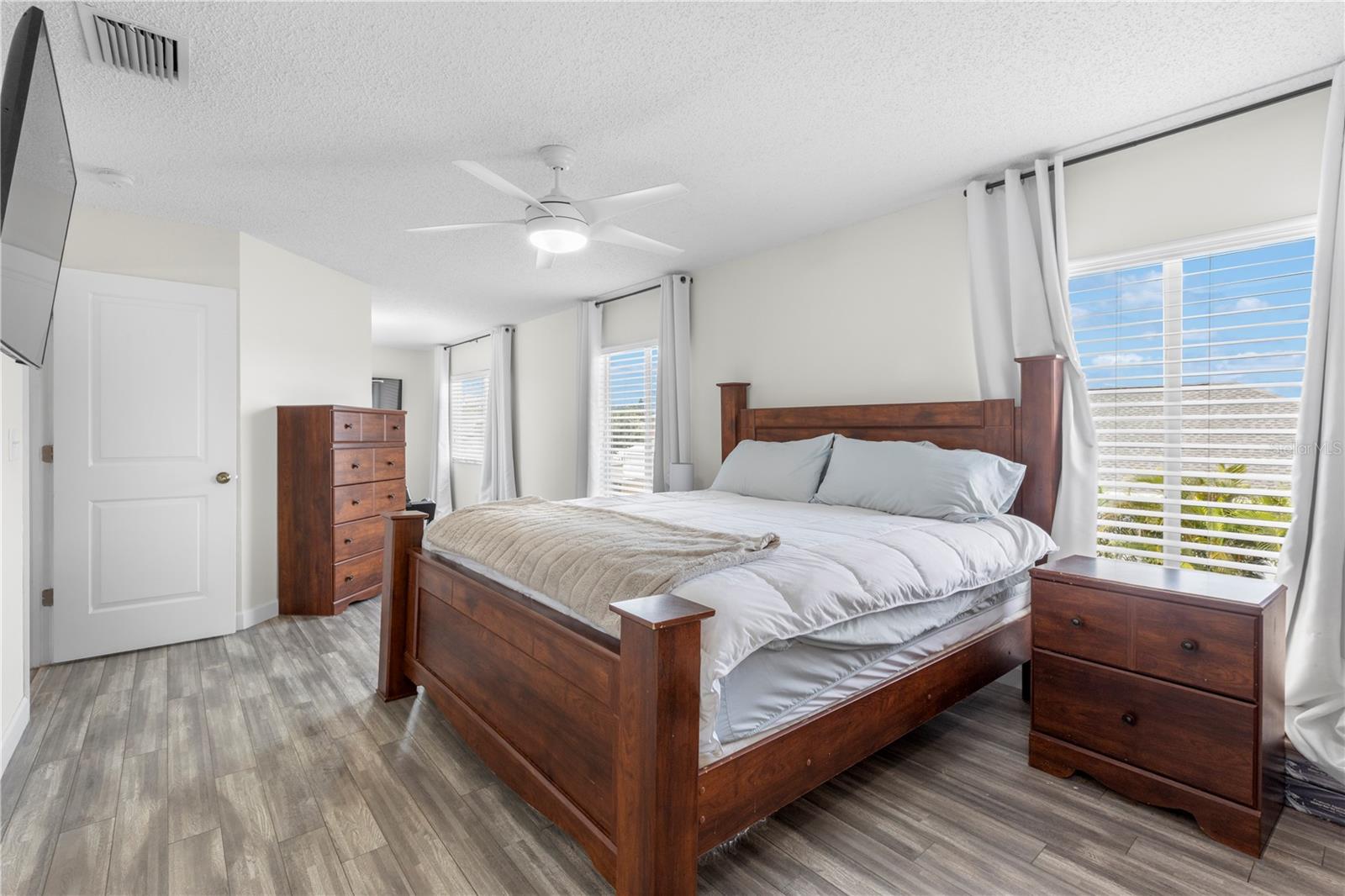 Image 32 of 66 For 12608 Longcrest Drive