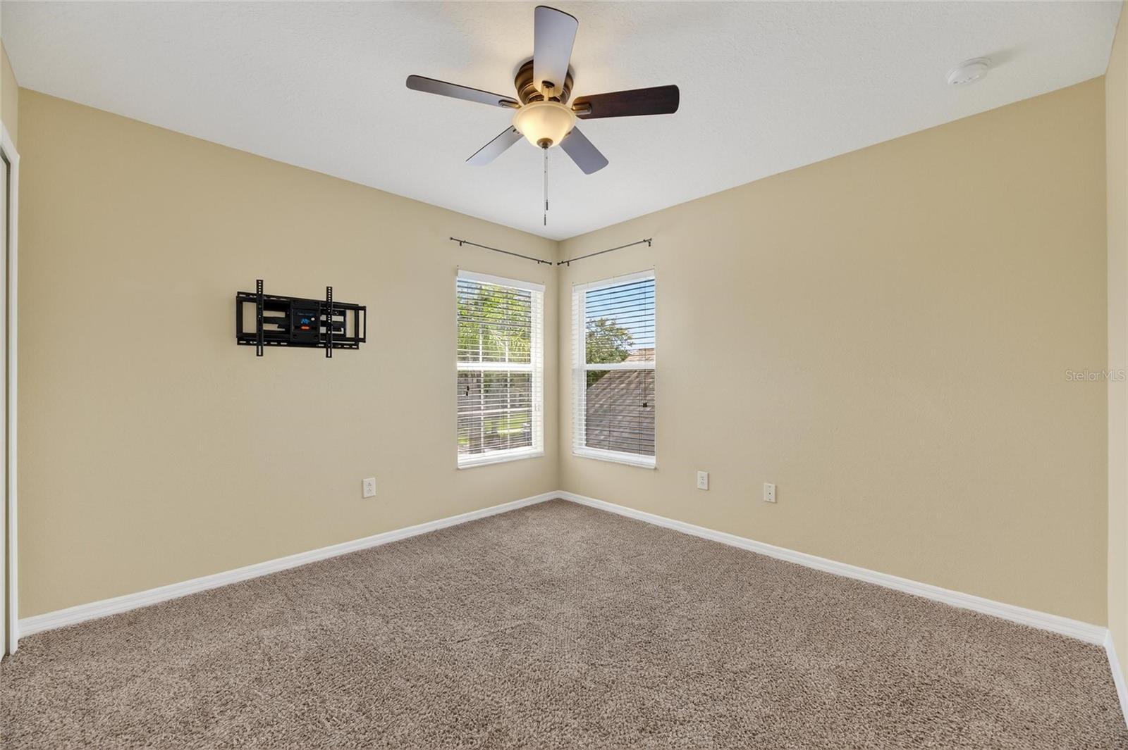 Image 31 of 59 For 7552 Maroon Peak Drive