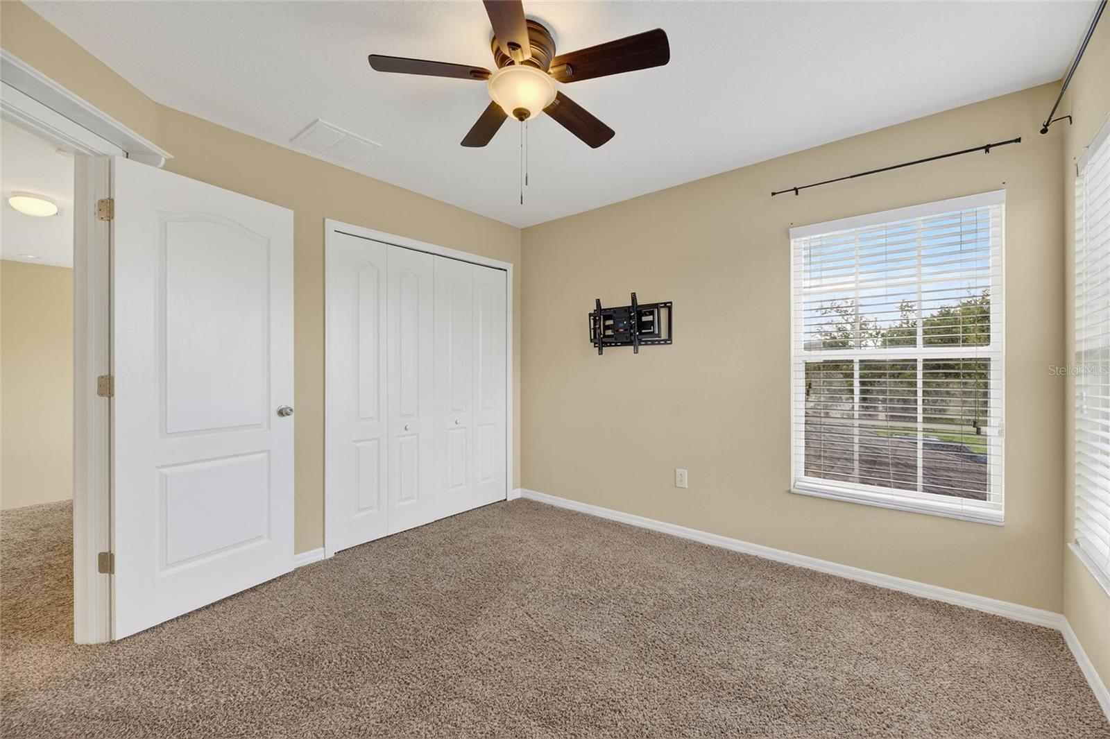 Image 32 of 59 For 7552 Maroon Peak Drive