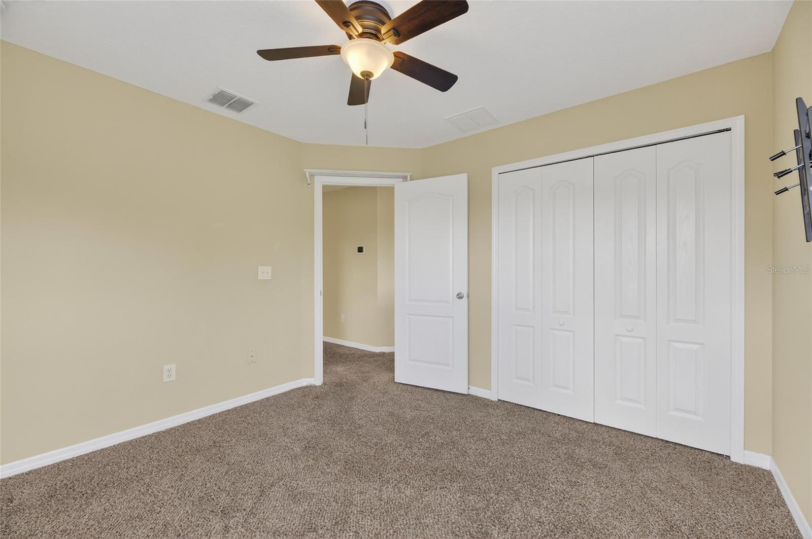 Image 33 of 59 For 7552 Maroon Peak Drive
