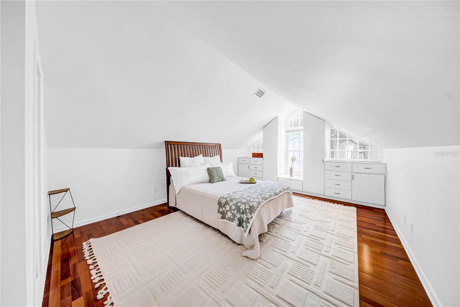 Image 30 of 49 For 150 23rd Avenue N