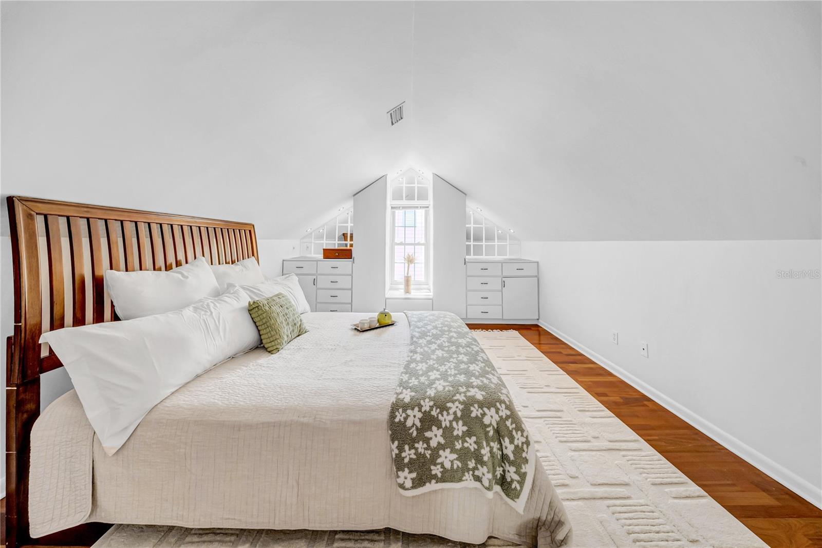Image 33 of 49 For 150 23rd Avenue N