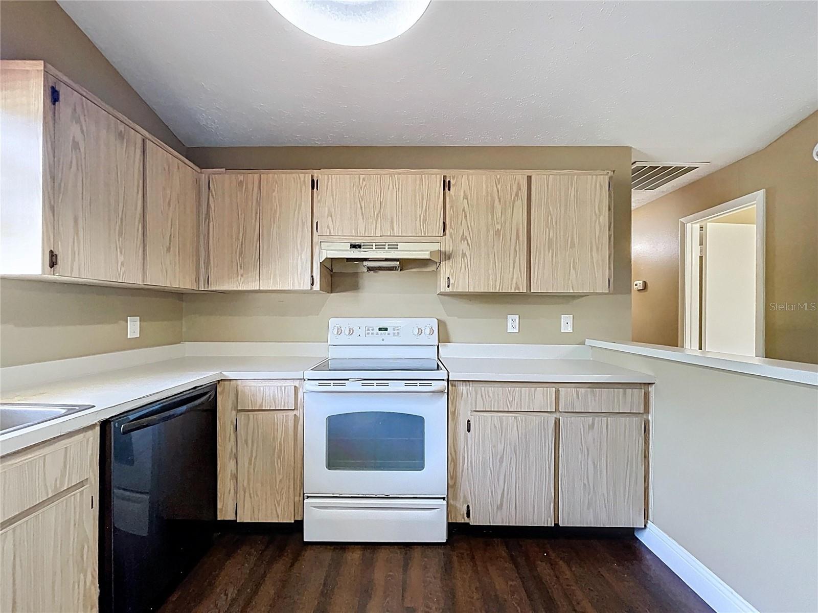 Image 31 of 63 For 9476 Forest Hills Place 0