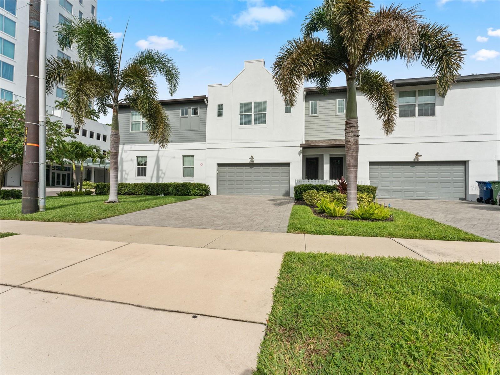 Image 2 of 41 For 2723 Ysabella Avenue
