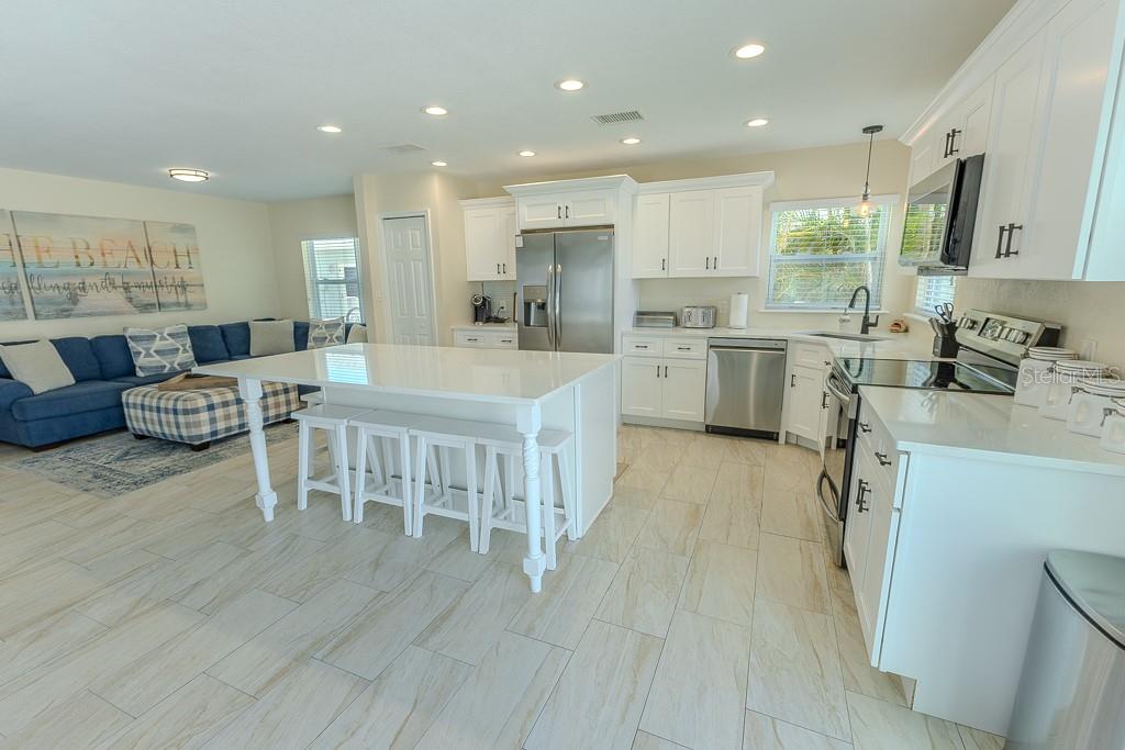 Listing photo id 23 for 5021 Porpoise Place