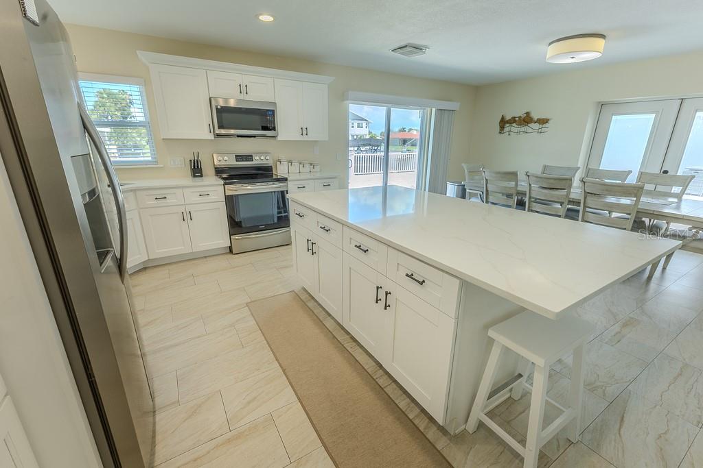 Listing photo id 28 for 5021 Porpoise Place