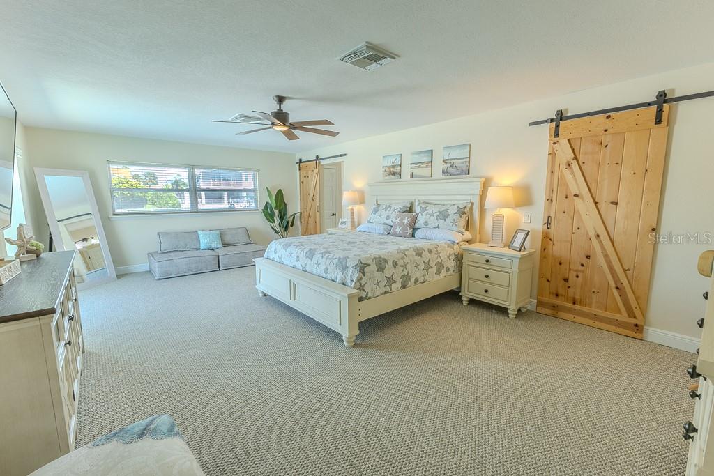 Listing photo id 30 for 5021 Porpoise Place