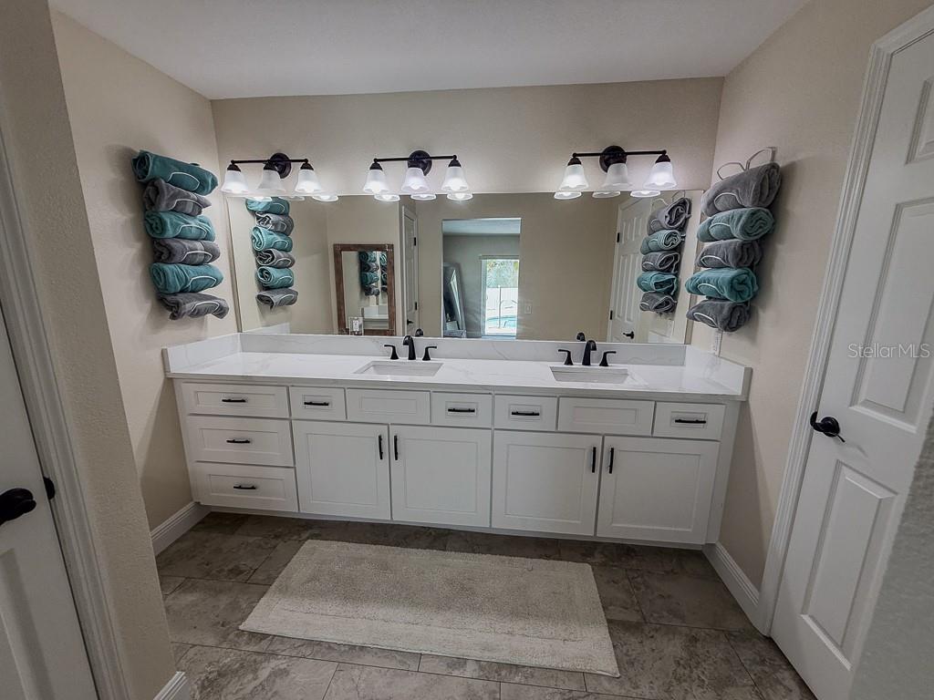 Listing photo id 34 for 5021 Porpoise Place