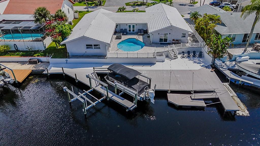 Listing photo id 2 for 5021 Porpoise Place