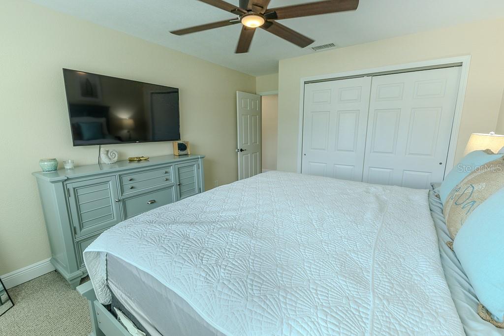 Listing photo id 38 for 5021 Porpoise Place