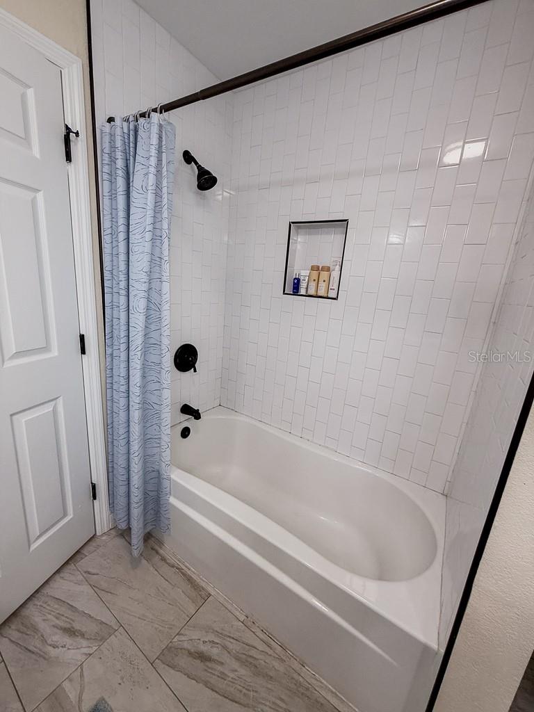 Listing photo id 46 for 5021 Porpoise Place