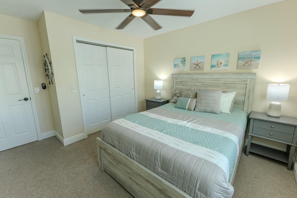 Listing photo id 48 for 5021 Porpoise Place