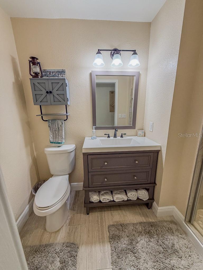 Listing photo id 50 for 5021 Porpoise Place