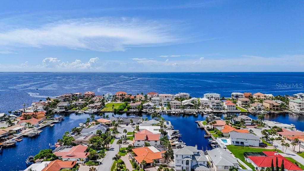 Listing photo id 67 for 5021 Porpoise Place