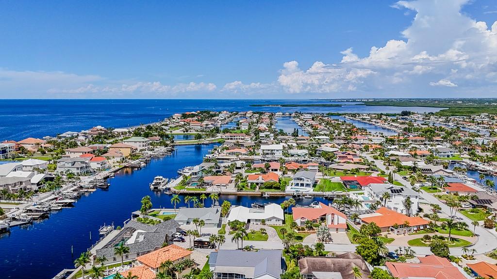 Listing photo id 70 for 5021 Porpoise Place