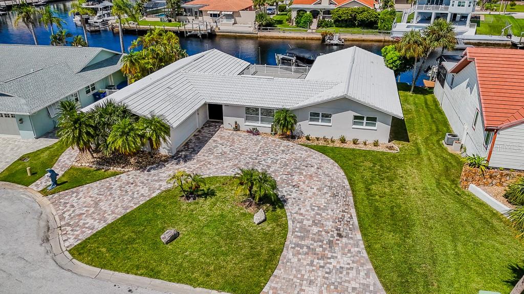 Listing photo id 73 for 5021 Porpoise Place