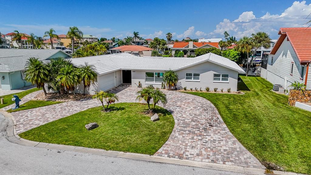 Listing photo id 74 for 5021 Porpoise Place