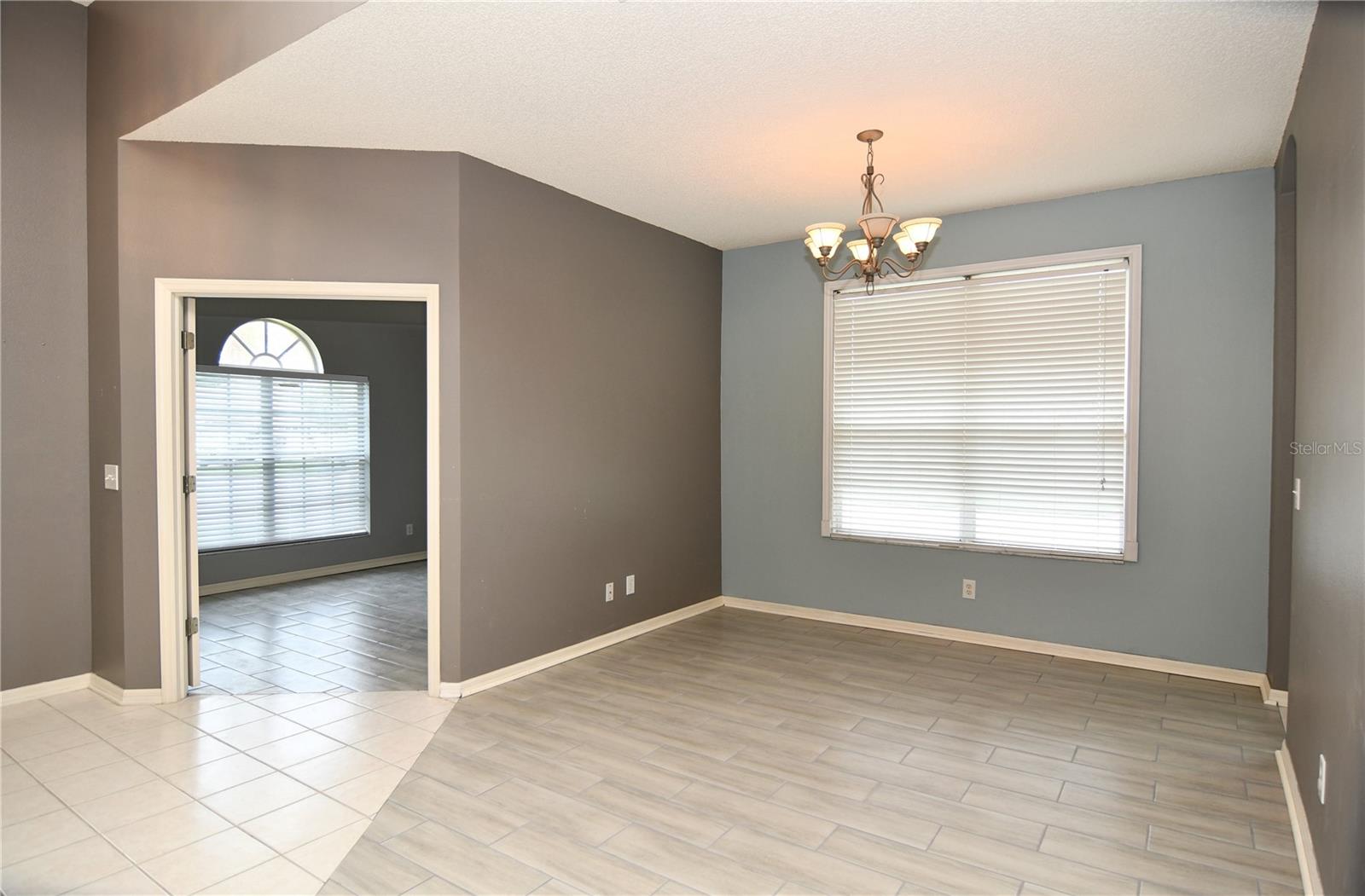 Image 7 of 35 For 27037 Palmbrook Court