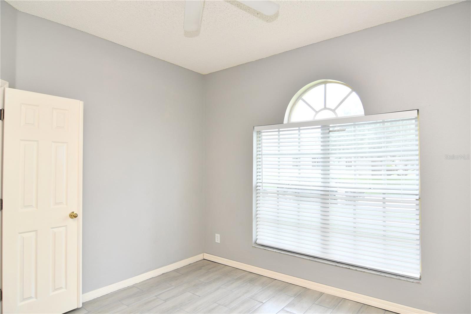 Image 9 of 35 For 27037 Palmbrook Court