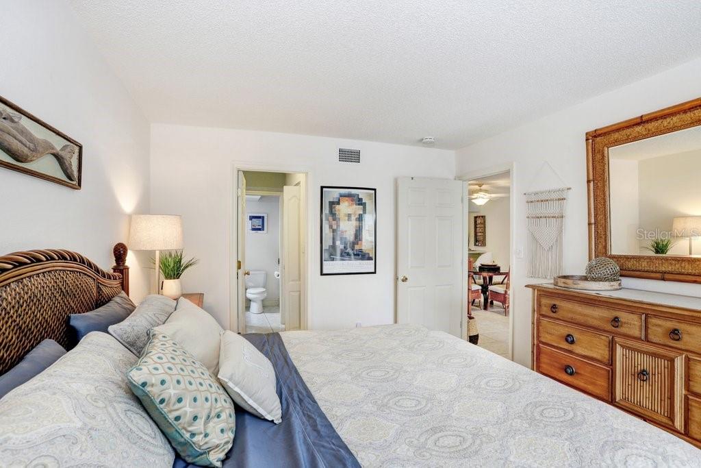 Image 15 of 31 For 708 Gulf Boulevard A