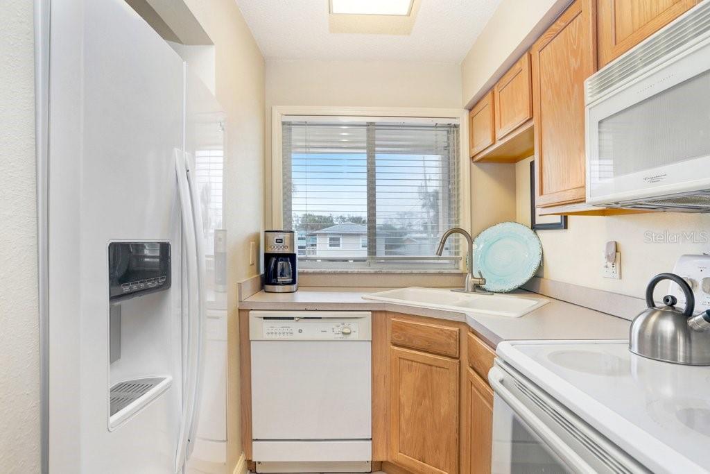 Image 8 of 31 For 708 Gulf Boulevard A