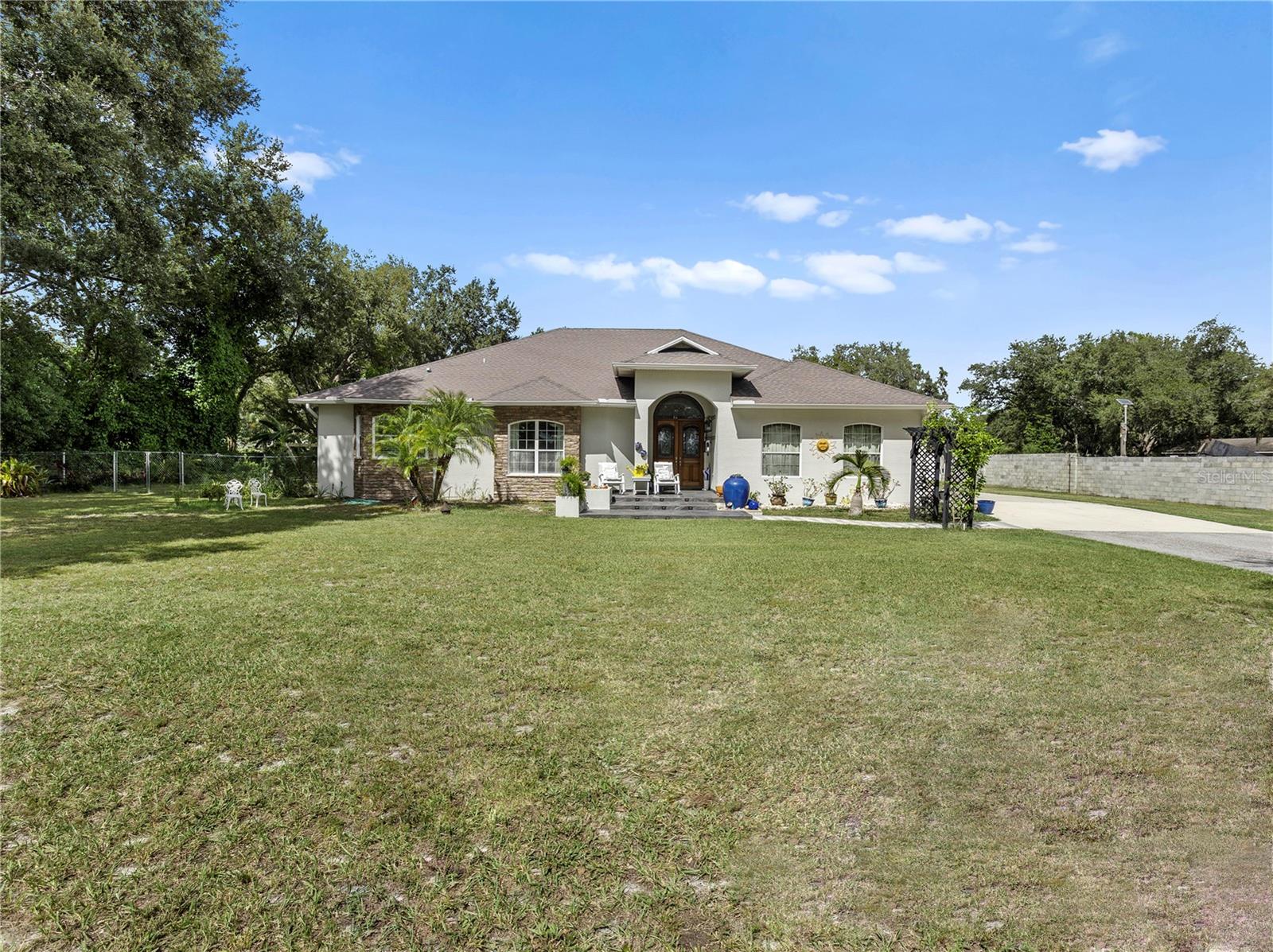 Listing photo id 1 for 5106 Slaten Road