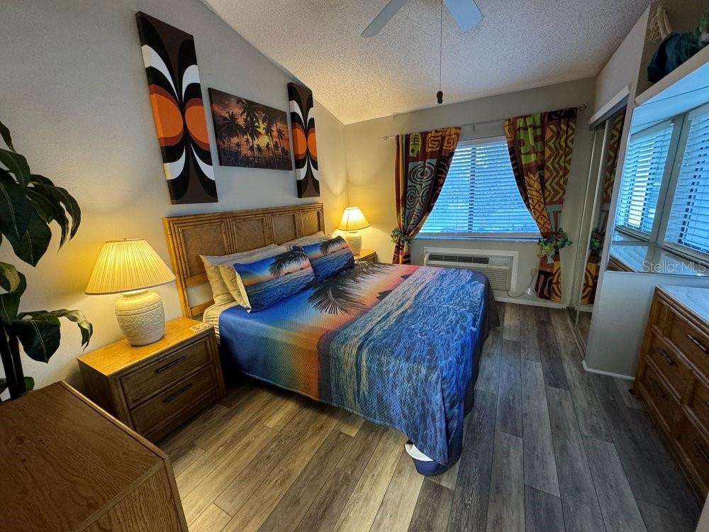 Image 10 of 12 For 1865 Mazo Manor J-2