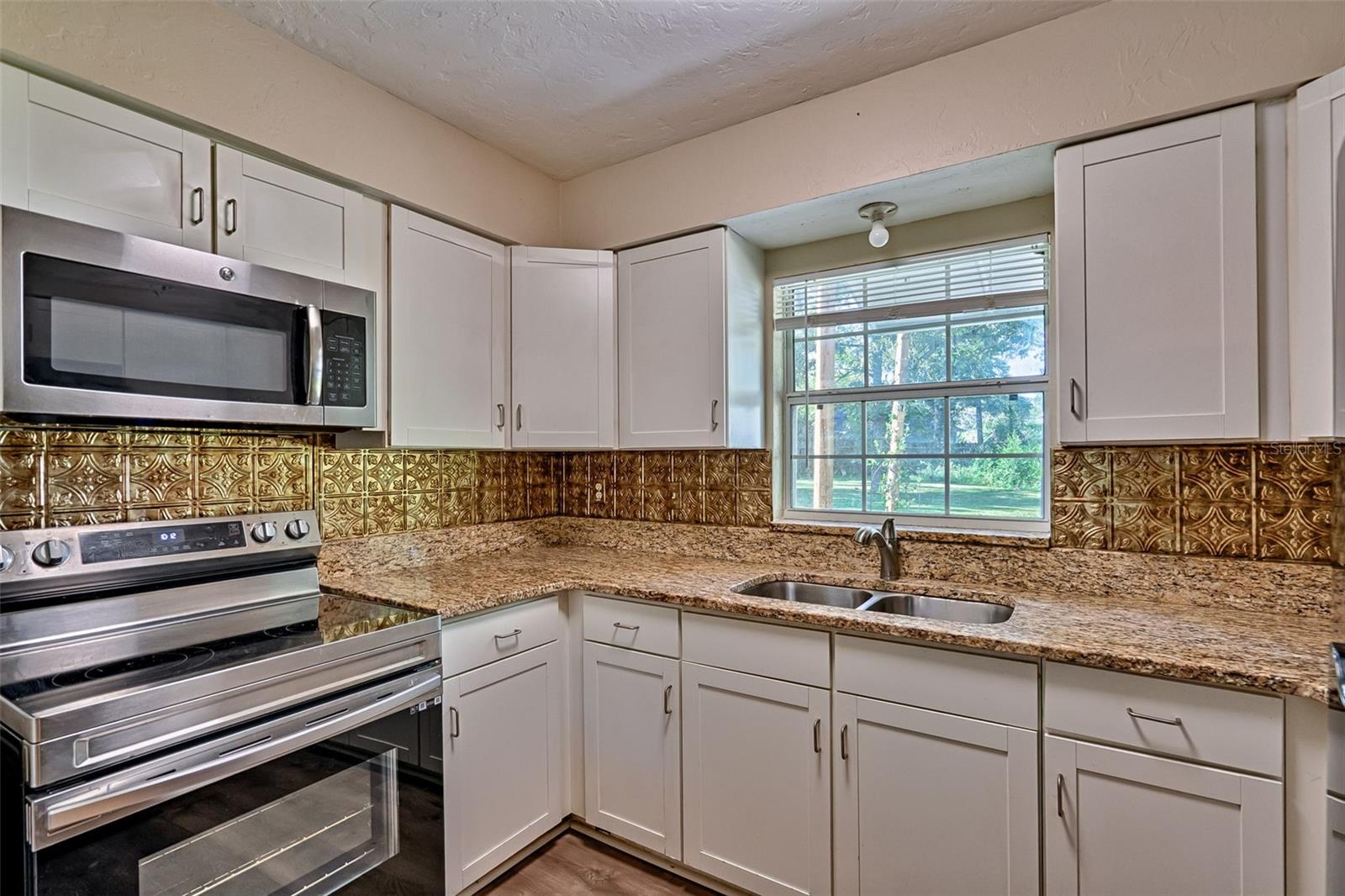 Image 11 of 37 For 23297 178th Place