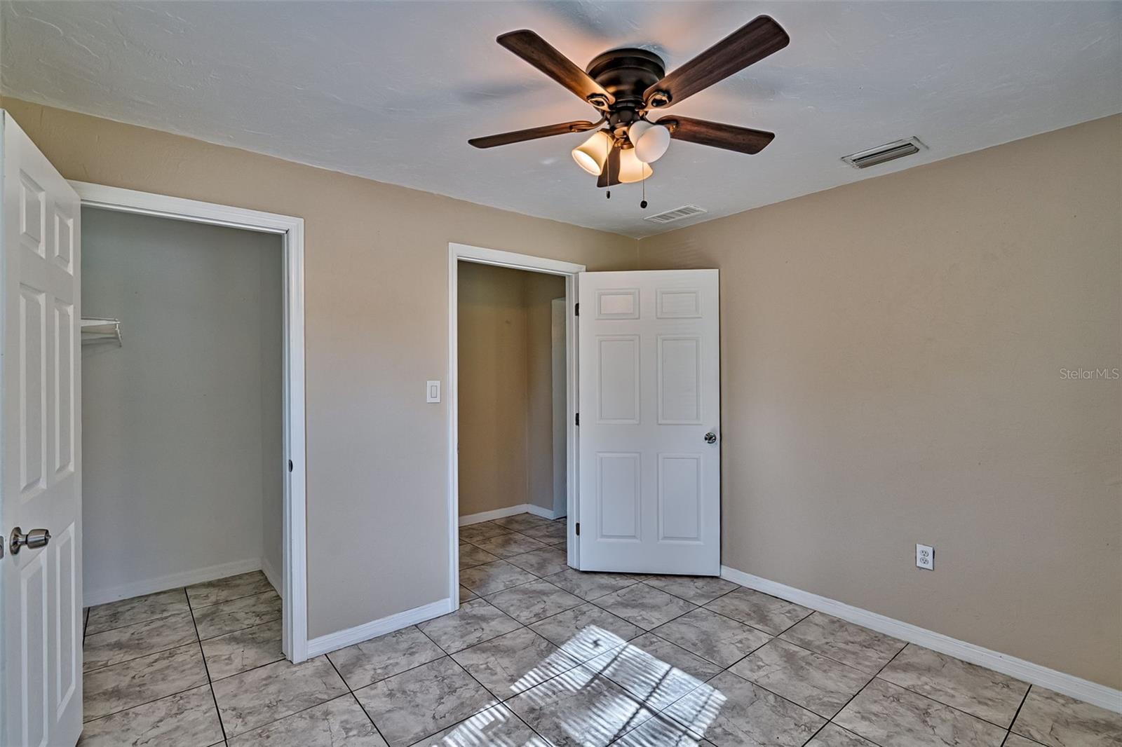 Image 14 of 37 For 23297 178th Place